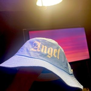 Bucket hat
